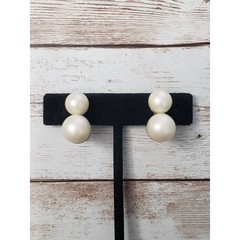 Vintage Clip On Earrings Two Faux Pearls / Faux Pearl Duo 7/8″