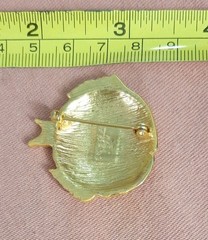 Vintage Signed AAI Gold Tone Striped Tropical Fish Rhinestone Eye Brooch Pin