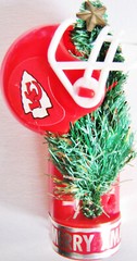 TAYLOR SWIFT ADORABLE XMAS TREE FARM T-SHIRT + CHRISTMAS TREE PIN x KC CHIEFS