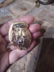 Brooch Pin Santa Christmas Gold Tone Head Pin Metal Matte Gloss Vintage Jewelry