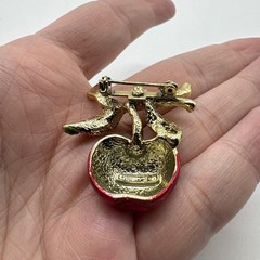 Gerrys Vintage Red Enamel Apple Brooch Gold Tone Branch Green Leaves Pin