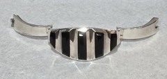 1980s TN-177 MEXICAN MODERNIST Sterling Silver Black Onyx Hinged Clamp Bracelet