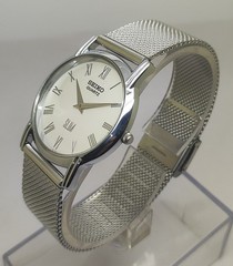 Vintage Seiko Slim Quartz White Dial Men’s Wrist Watch