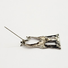 Giraffe Mom and Calf Baby Kissing Jezlaine Sterling 925 Filigree Vtg Brooch Pin