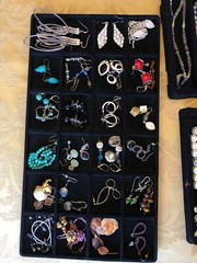 1/2 Pound Vintage To Modern COSTUME JEWELRY Lot. All Wearable!! Beautiful Pieces