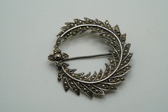 Vintage Celtic Sterling Silver Marcasite Wreath Brooch 4.5cm JB42