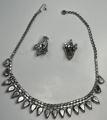 Vintage Black Faceted, Glass/Stone Necklace & Clip-On Earring Set. 1940s-1950s.￼
