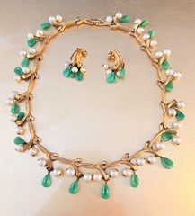 KRAMER VTG Signed Gold Tone Faux Pearl Jade Dangle Branch Link Necklace Earrings