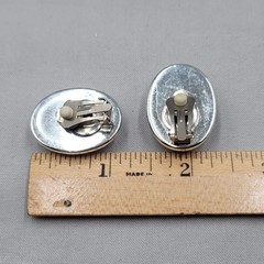 Vintage Black White Marbled Cabochon Clip on Earrings Silver tone Drop 1 1/8″