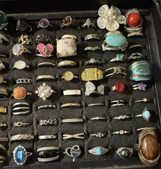 100 Piece Variety Costume Jewelry Ring Lot Unsigned Silver Gold Tones