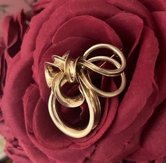 Vintage Love Knot Bow Ribbon Twist Gold Tone Brooch Pin
