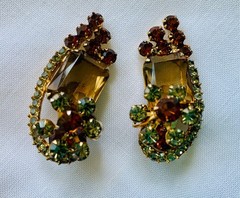 Stunning Juliana Brooch, Earrings – Flower Sets