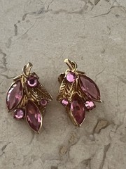 Lovely Vintage Open back Pink Crystal Glass Flower Pin Brooch & Earrings Set