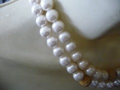 SIGNED E. PEARL 2 ROWS FAUX PEARLS & GOLD TONE BEADS 7”L COLLAR NECKLACE #32/5