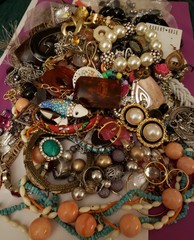Vintage/Now Jewelry Lot Resell Craft Repair Mostly Wearable Many Signed 4.15 lbs