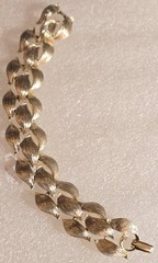 Vintage Signed Lisner Textured Brushed Gold Tone Metal Link Bracelet