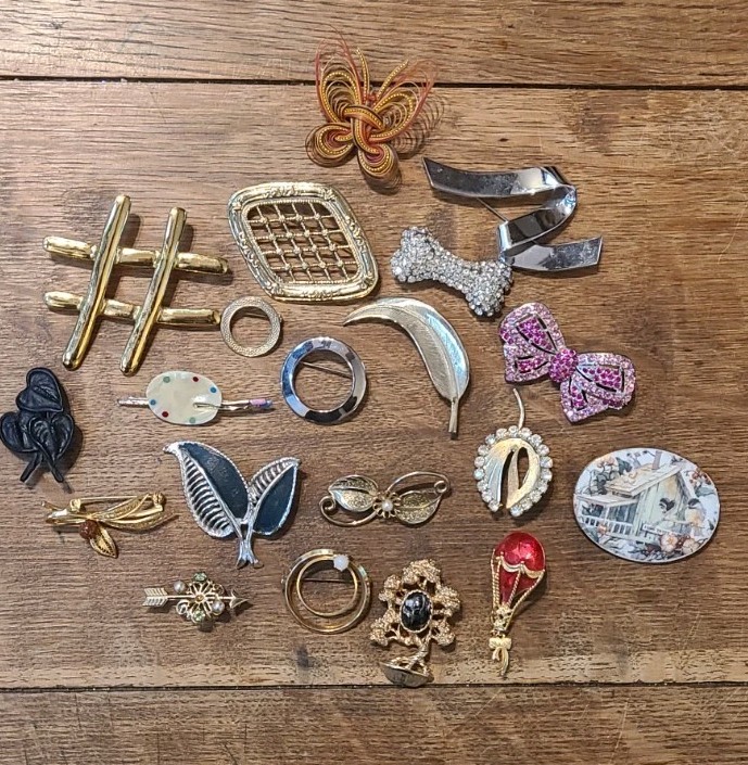 Lot Of 20 Costume Brooch Pin Rhinestone Jewelry Some Vintage