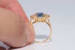 Vintage Circa 1980s 18k Gold Natural Diamond And Oval Cut Sapphire Ring