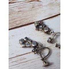 Vintage Screw On Earrings – 1 & 1/8″ Dangle