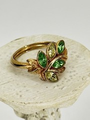 Vintage 1974 Avon Uranium Glass Green Leaf Ring Size 7 Adjustable