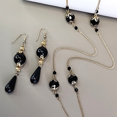 Necklace Pierced Earrings Lot of 2 Black Glass Acrylic Station Gold Tone 48″