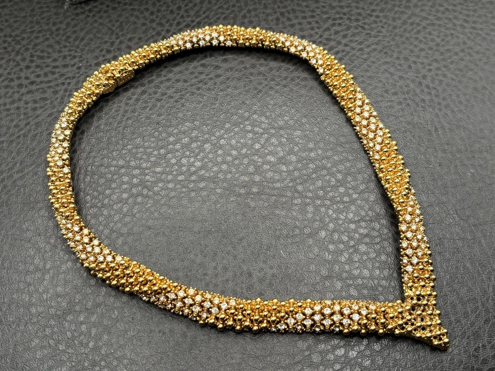 Rare Ciner Gold Tone Encrusted Crystal Rhinestone Thick V Shape Choker Necklace