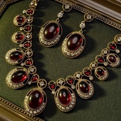 Exquisite Vintage Gemstone Royal Designs Necklace and Earrings Set