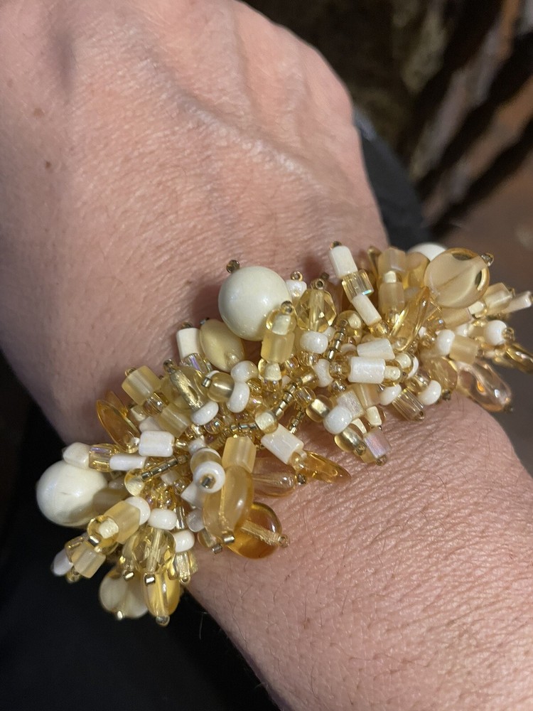 Vintage Creamy Beige & Topaz Glass Beads Tropical Bracelet w/ Toggle Closure