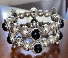 Vintage Faux Pearl Black & Silver Tone Stretch Cuff Beaded Bracelets Lot of 3