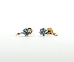 Gold Tone Screwback Earrings Light Blue Faceted Glass Stone J19-4315