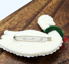 Swan Brooch Christmas Pin Sequin White with Wreath around Neck 2.25 in ELEGANT