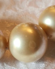 Vintage Gold-Tone Glass Faux Pearl Necklace 925 Clasp – High-Quality Statement