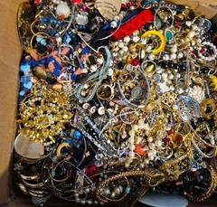 3 Lbs Jewelry Unsearched Huge Lot Vtg Vintage & New Junk & Wear Resell Tangles