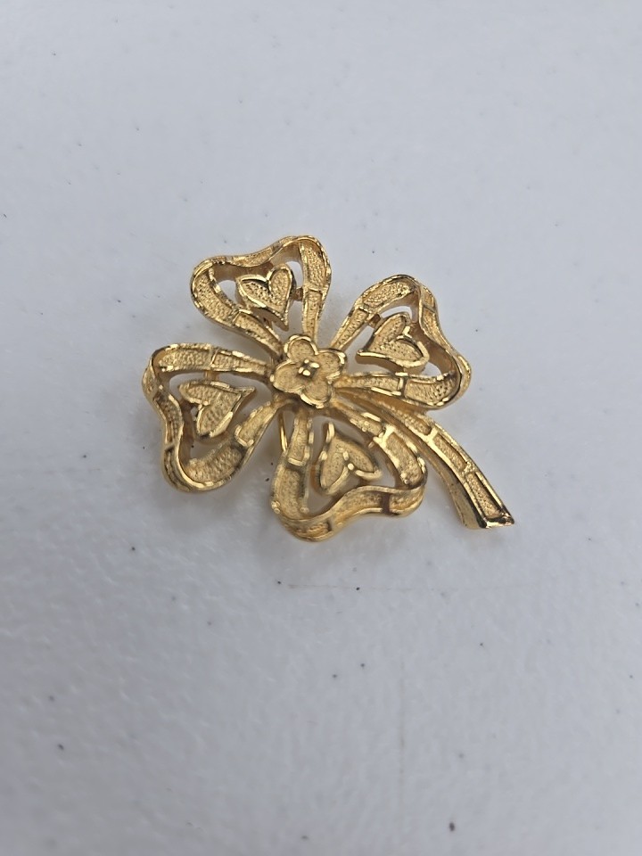 Vtg Sign Trifari Four Leaf Clover Pin Goldtone Brooch Brush Finish Figural