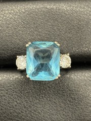 Vintage Sterling Silver Blue Glass Ring Size 7.25 6 Grams G6