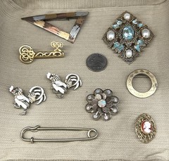 Lot of 9 Assorted Vintage Brooches