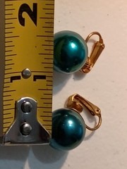 E110 Pretty Vintage Gold Tone & Aqua Metallic Round 5/8in Sphere ClipOn Earrings