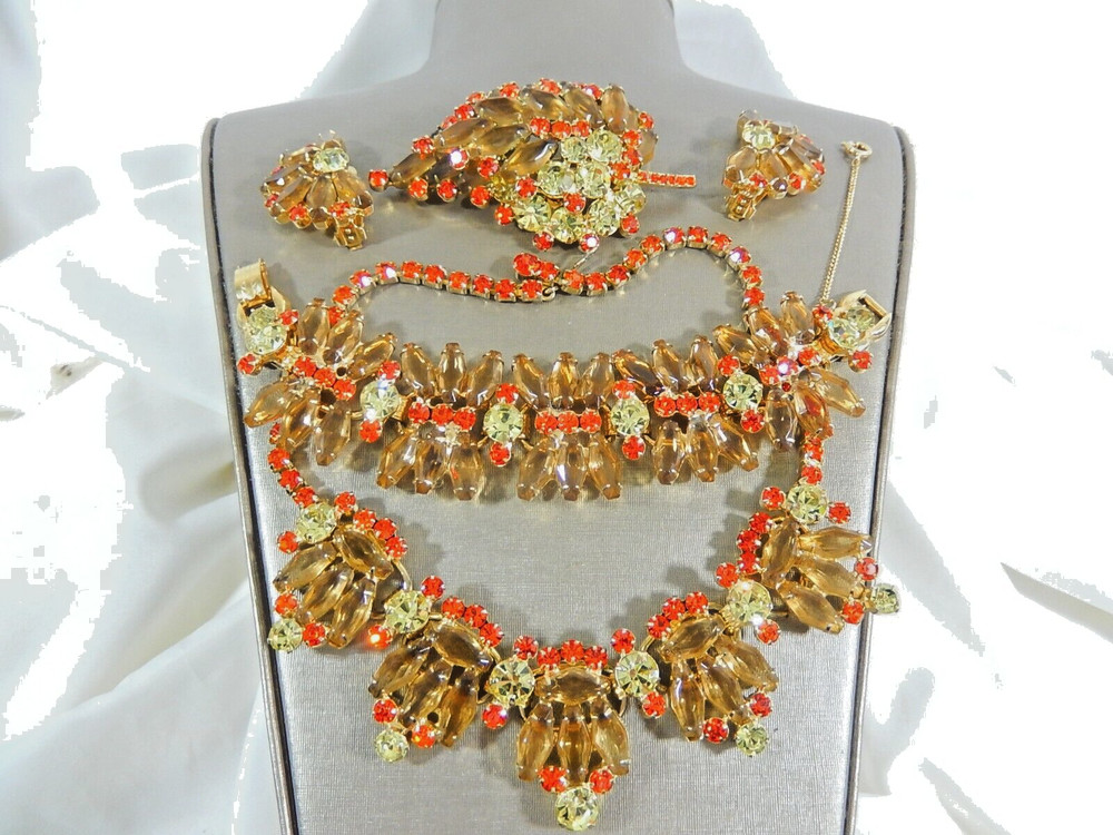 JULIANA D&E BOOK SET GRAND PARURE COFFIN RHINESTONES GOLD RED 5 PIECE SET