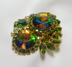 VINTAGE JULIANA DELIZZA & ELSTER GREEN WATERMELON RIVOLI RHINESTONE BROOCH ✨