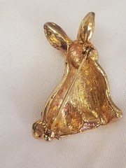 Vintage Rhinestone Bunny Rabbit Pin Brooch Gold Tone Accents