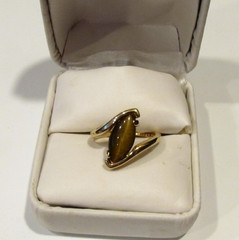 VTG 1950s womens “12K GF “S/A” Yellow Gold Tiger’s Eye Ring Size 7.25 – 4 Grams