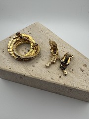 VTG Gold-Tone OMBRÉ Rhinestone Swirl Brooch and Clip-On Earrings Set.