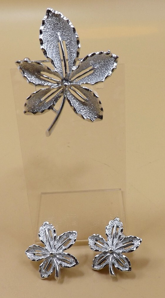 1960’s Sarah Coventry Ivy Leaf SIlver Tone Brooch & Clip Earrings Set