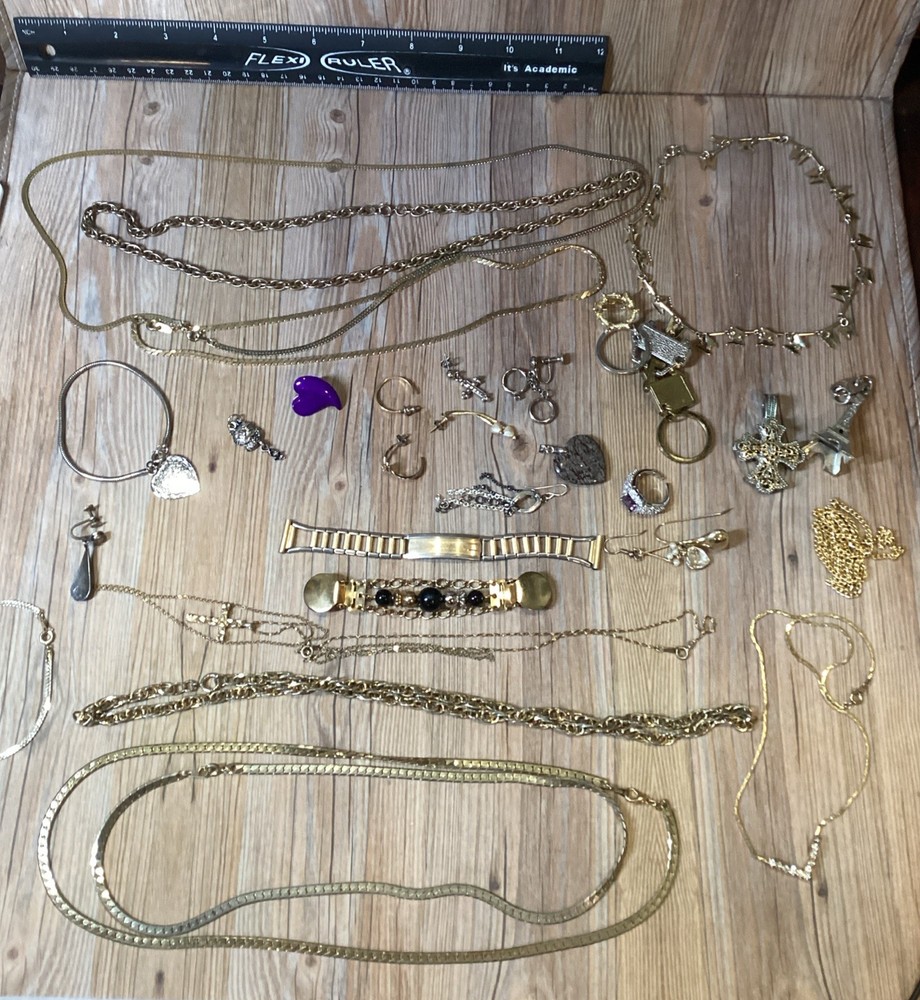 Vintage Estate Jewelery Lot Untested Gold Plated Chains 18 K GP Bail, 925