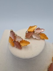 BSK Vintage Resin Bracelet/Earrings Set Fall Leaves Retro Chic Eclectic EUC