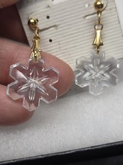 Vtg gold tone AustrianCrystal Snowflake Earrings