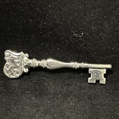 Skeleton Key Towle Sterling Silver Brooch Bar Pin Rampant Lion Signed
