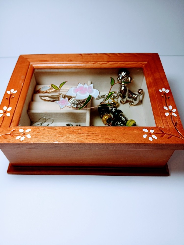 Jewelry Trinket Hinged Box W/ 8 Piece Jewelry Lot Vintage Modern Costume