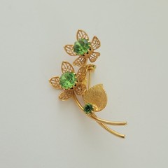 Vintage Uranium Glass Rhinestone In Gold Tone Filigree Flower Brooch Pin