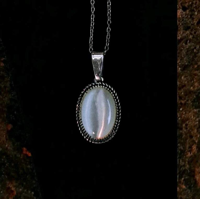 Moody Vintage White Cat’s Eye Moonstone Pendant Necklace—Milky Shimmer Effect